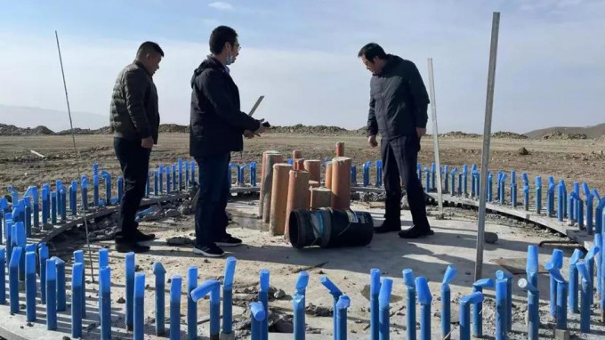 水電設計院督查白銀平川區(qū)西格拉灘20兆瓦分散式風電總承包(EPC)項目復工復產(chǎn)工作